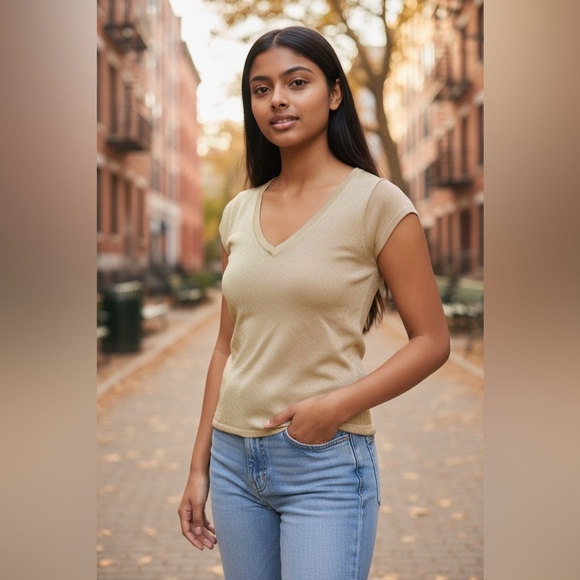 BANANA REPUBLIC gold top with shimmer. M. Excellent used condition - Picture 1 of 6